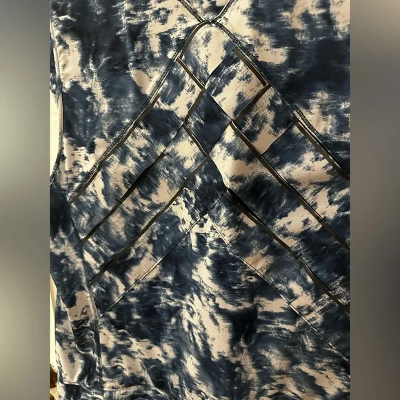 Lululemon Light Speed Vest Sea Side Silver Fox Alberta Lake Sz 10 - Picture 3 of 13